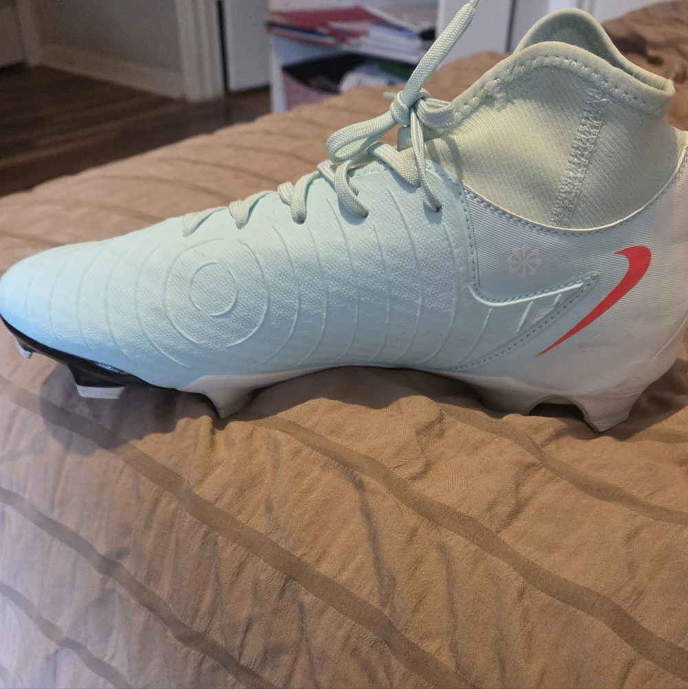 Cleats - image 5